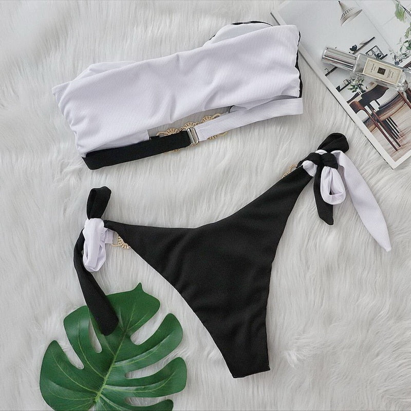 Effortlessly Elegant Garment with a Timeless Design