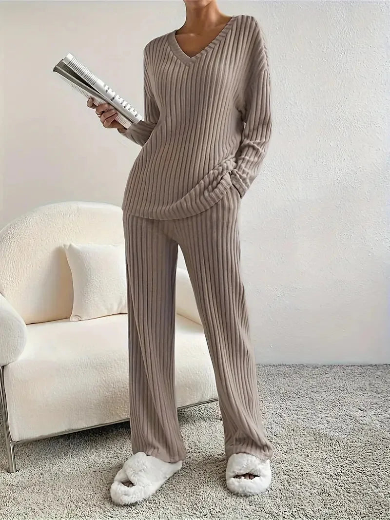 Effortlessly Elegant Garment with a Timeless Design