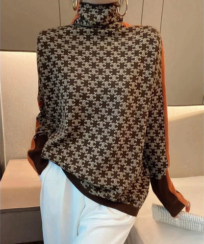 Well Tailored Sweater with a Graceful Silhouette