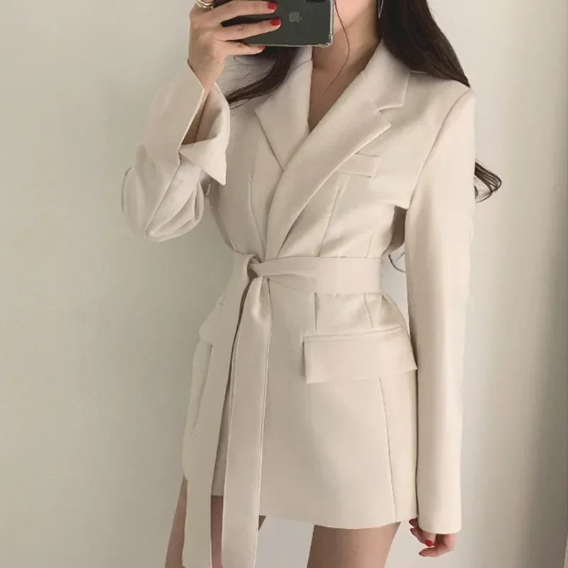Effortlessly Elegant Garment with a Timeless Design