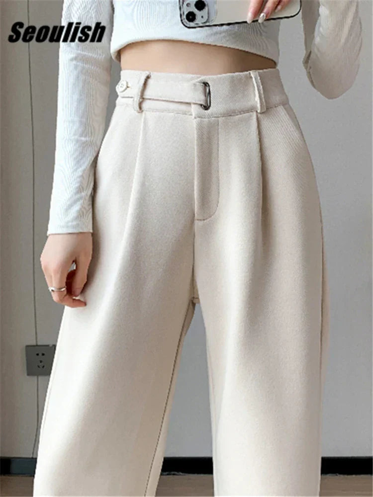 Classic Vintage Trousers with a Flattering Fit