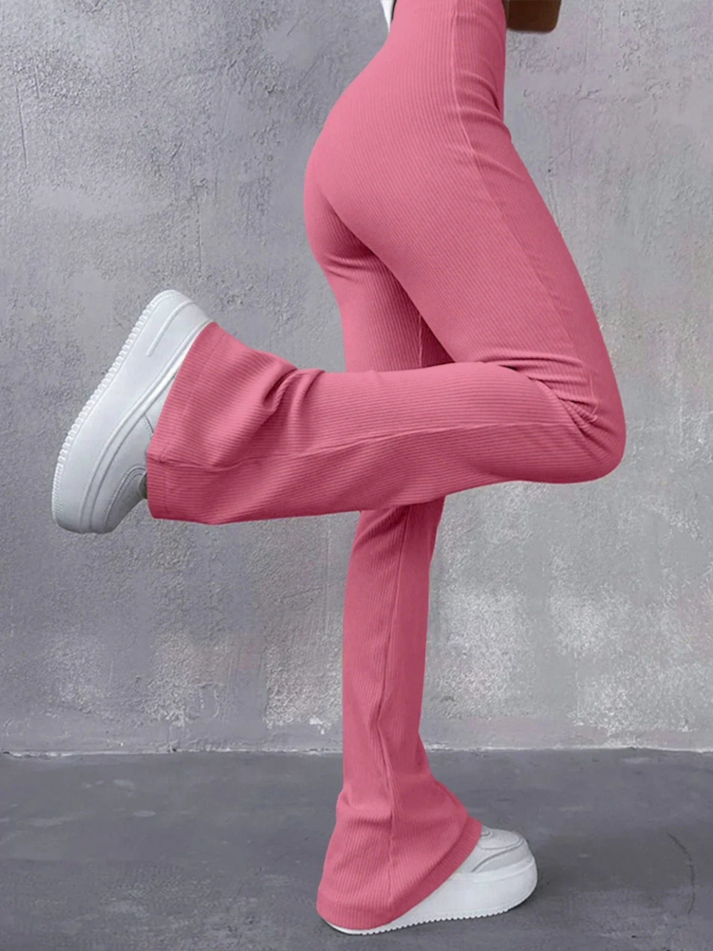 Classic Vintage Trousers with a Flattering Fit