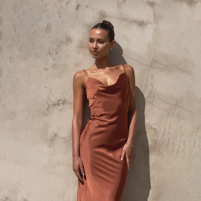 Beautifully Finished Dress in a Timeless Design