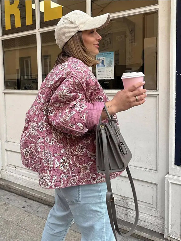 Effortlessly Elegant Jacket with a Timeless Design