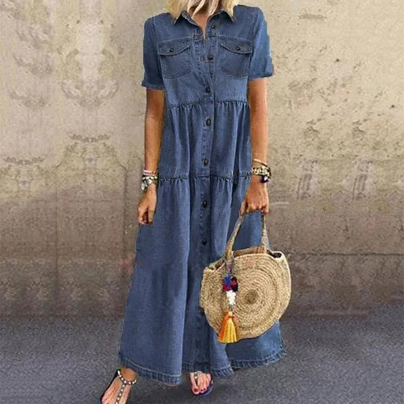 Classic Vintage Dress with a Flattering Fit