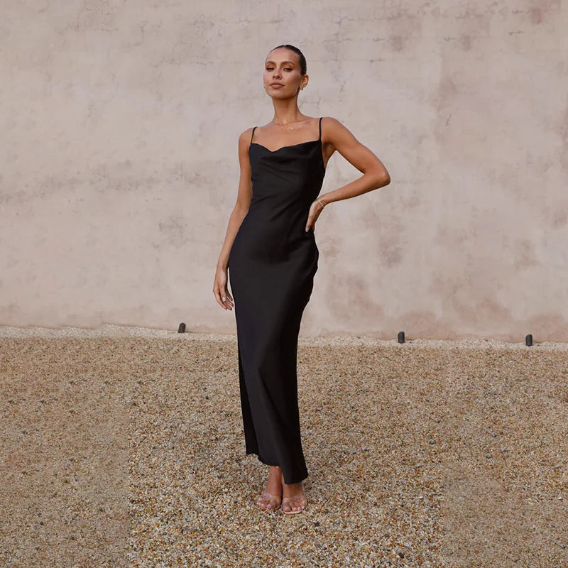 Beautifully Finished Dress in a Timeless Design