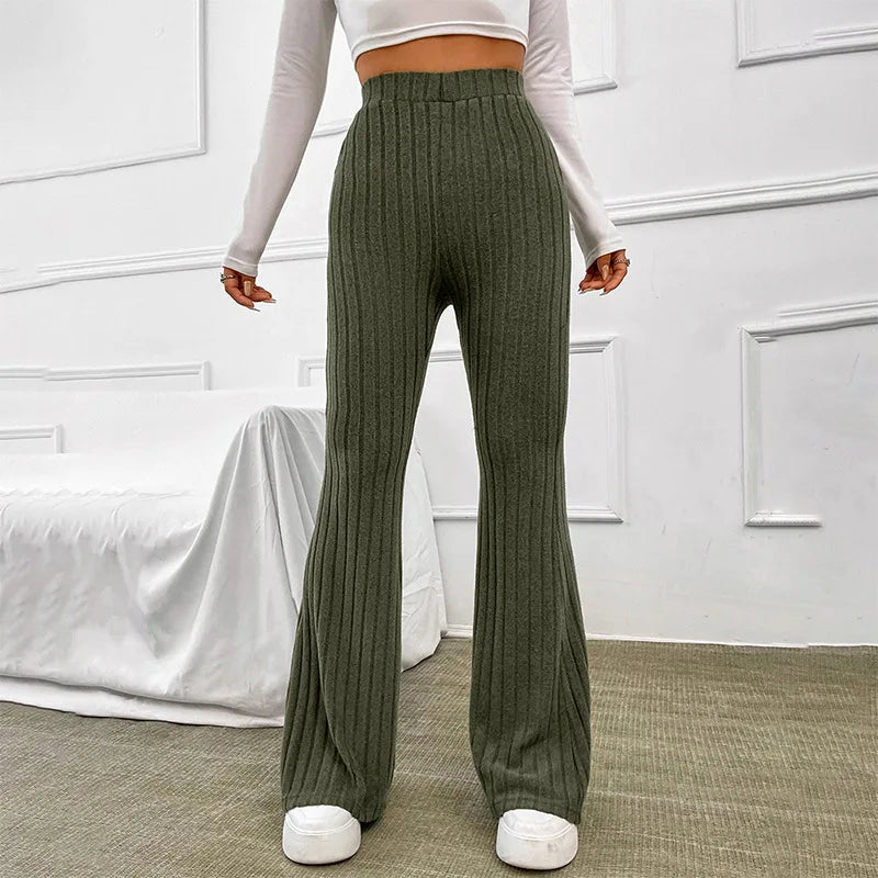 Elegantly Styled Trousers for Everyday Wear