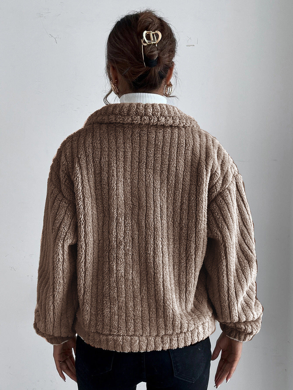 Elegantly Styled Jacket for Everyday Wear