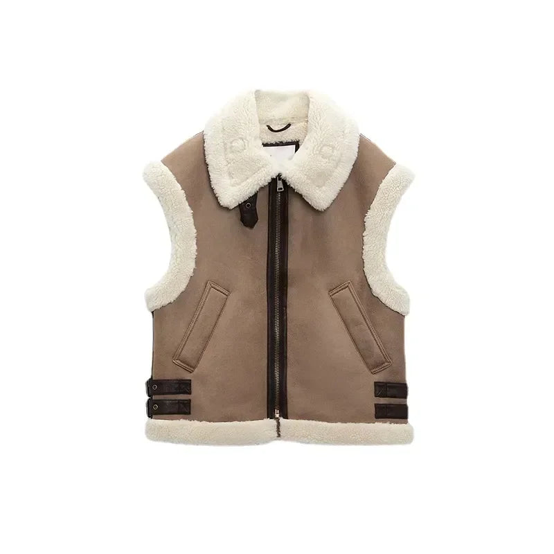Effortlessly Elegant Garment with a Timeless Design