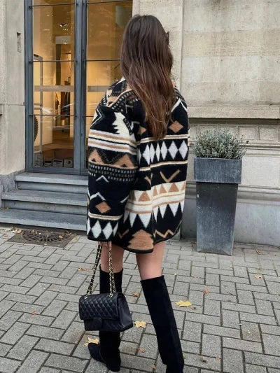 Elegantly Styled Jacket for Everyday Wear