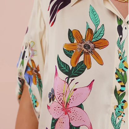 Effortlessly Elegant Garment with a Timeless Design