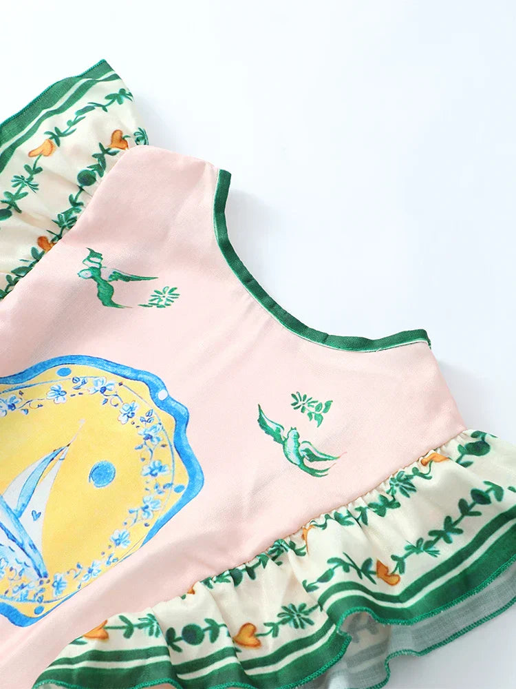 Beautifully Finished Dress in a Timeless Design