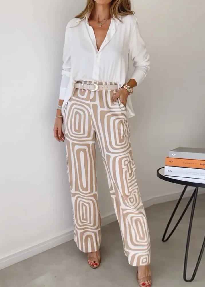 Sophisticated Trousers with a Clean Classic Look