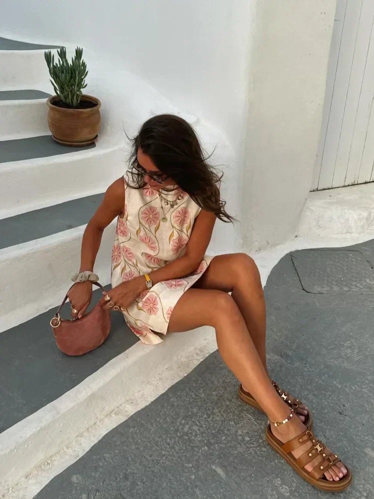 Classic Vintage & Enduringly Stylish Dress