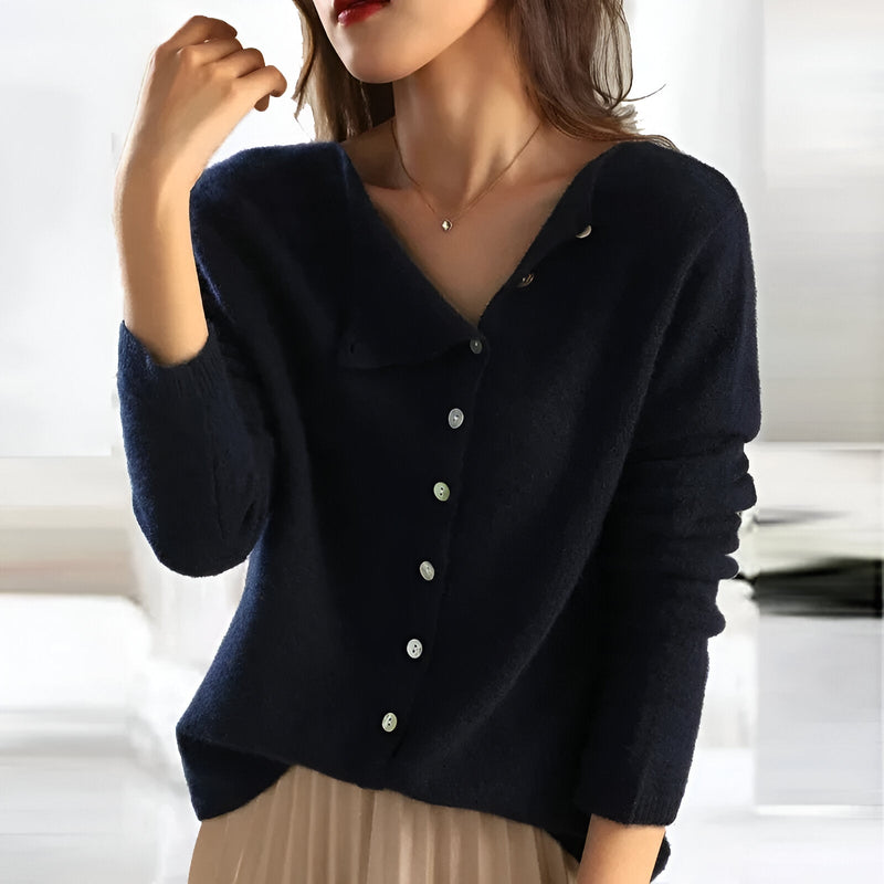 Effortlessly Elegant Sweater with a Timeless Design