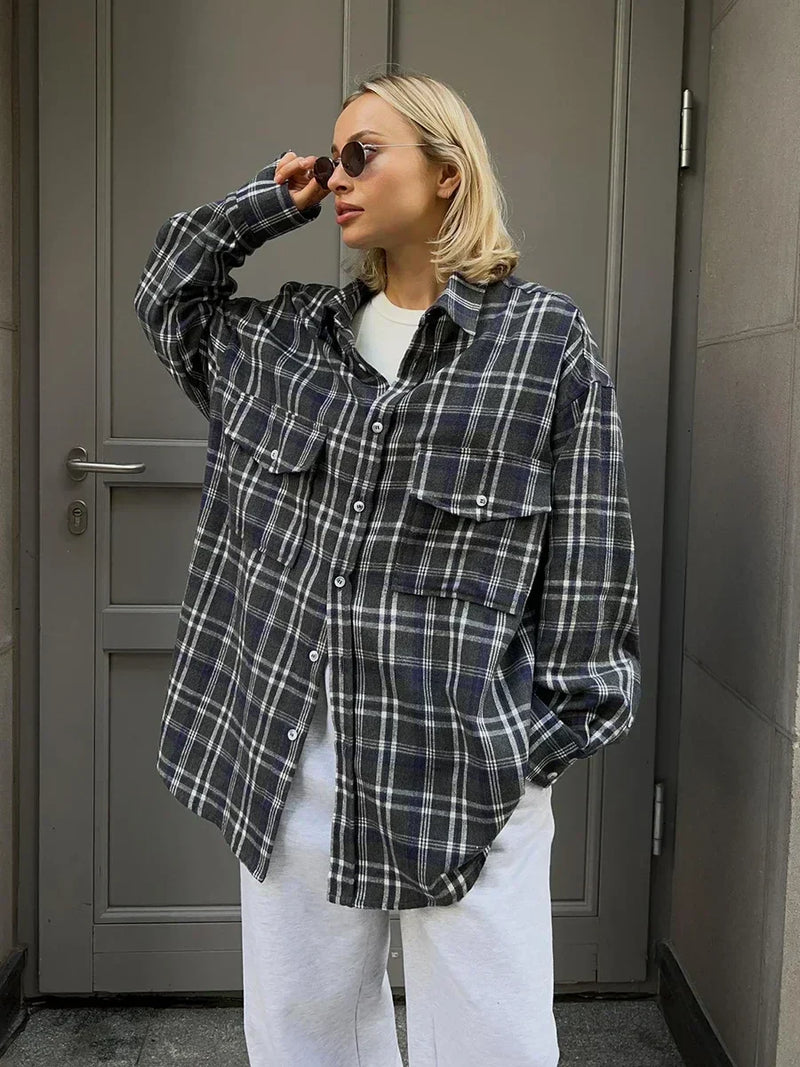 Sophisticated Blouse with a Clean Classic Look
