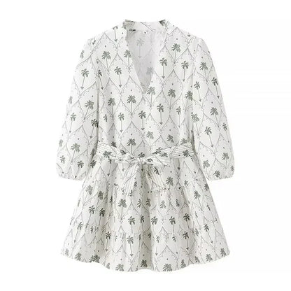 Classic Vintage Dress with a Flattering Fit