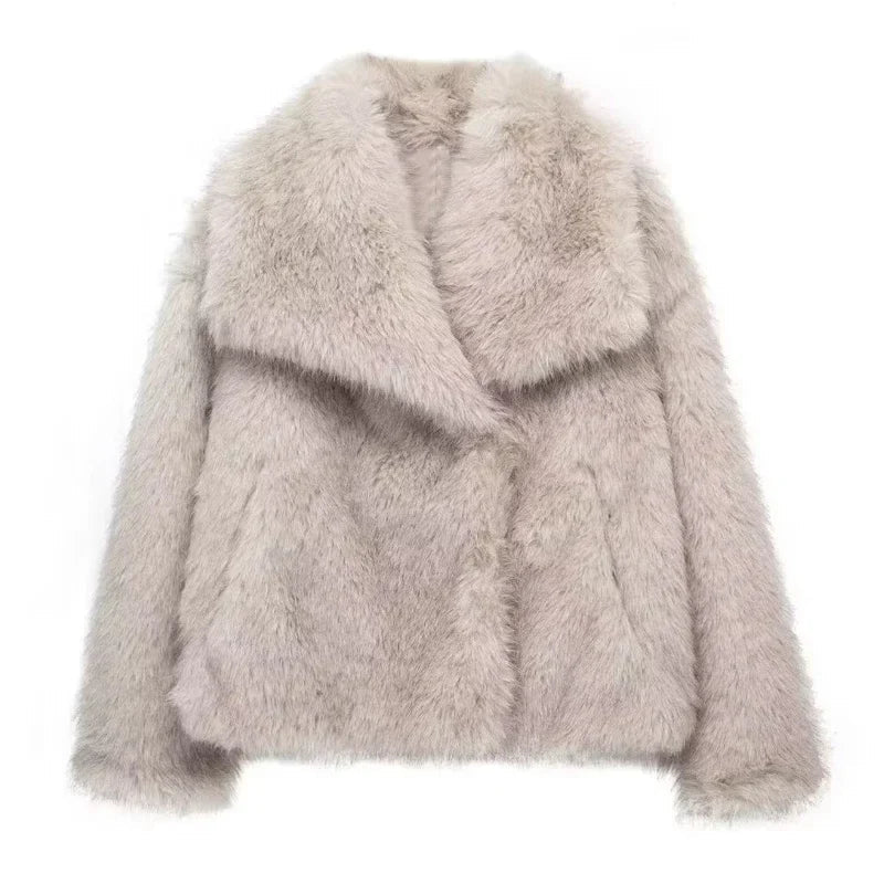 Elegantly Styled Coat for Everyday Wear