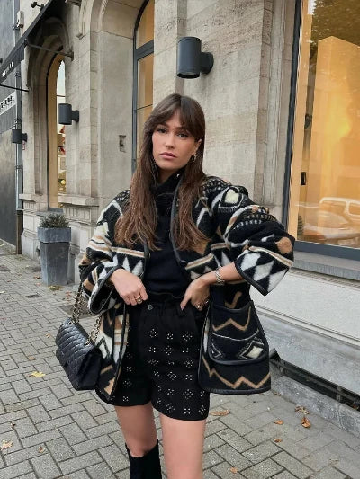 Elegantly Styled Jacket for Everyday Wear