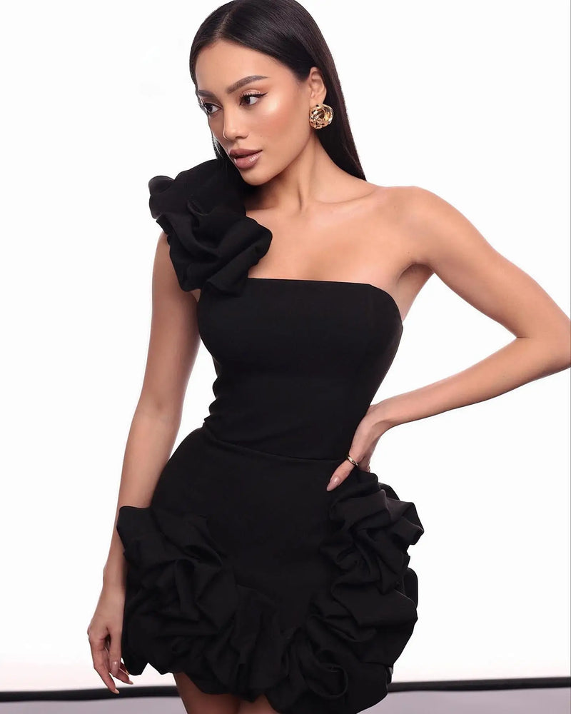 Gracefully Styled Dress for Any Occasion