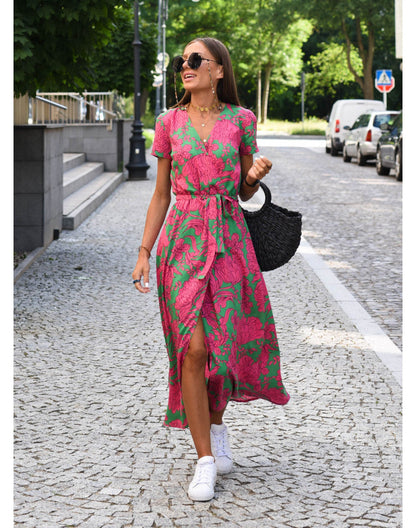 Classic Vintage Dress with a Flattering Fit