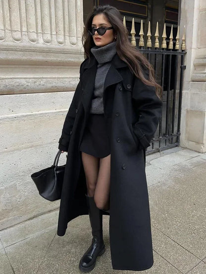 Well Tailored Jacket with a Graceful Silhouette
