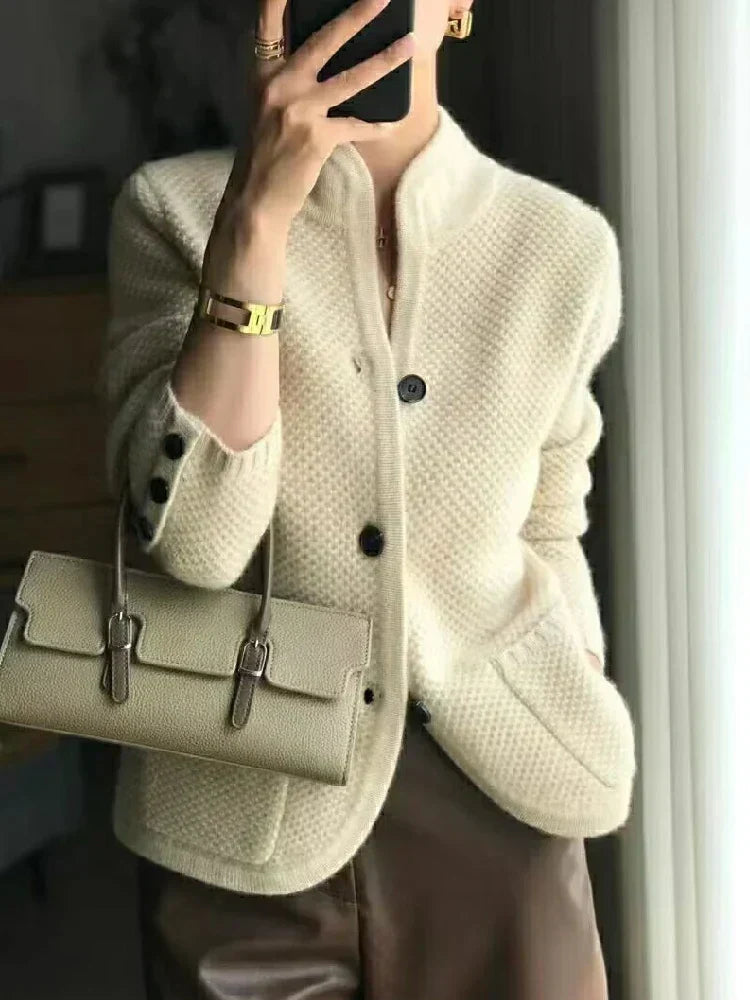 Well Tailored Sweater with a Graceful Silhouette