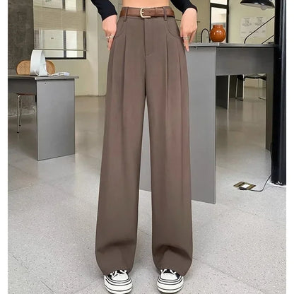 Effortlessly Elegant Pants with a Timeless Design