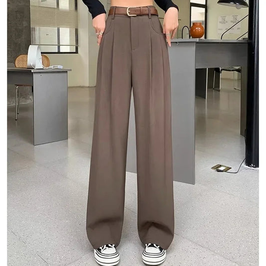 Effortlessly Elegant Pants with a Timeless Design