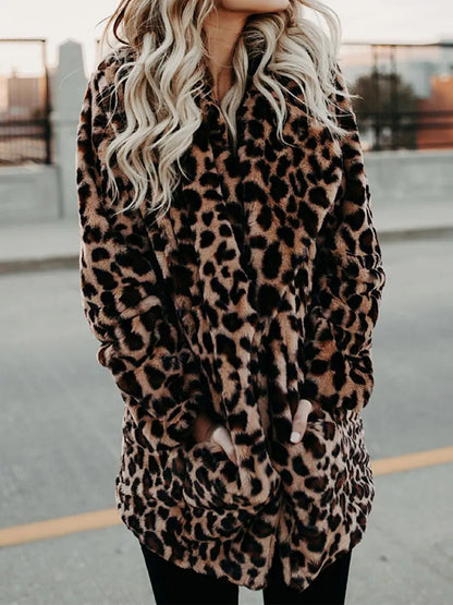 Well Tailored Coat with a Graceful Silhouette