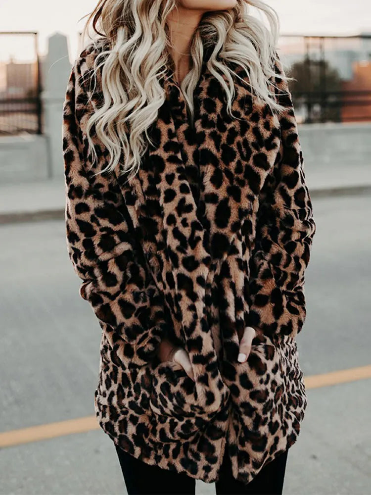Well Tailored Coat with a Graceful Silhouette