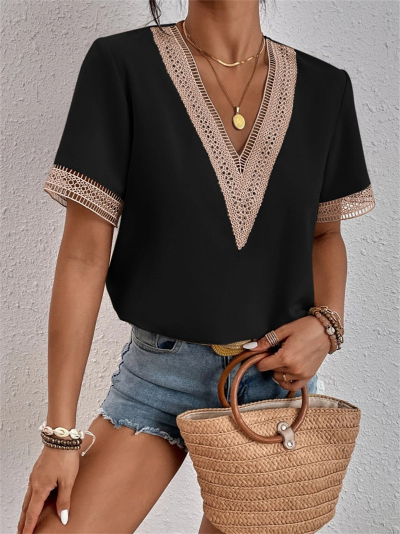 Elegantly Styled Blouse for Everyday Wear