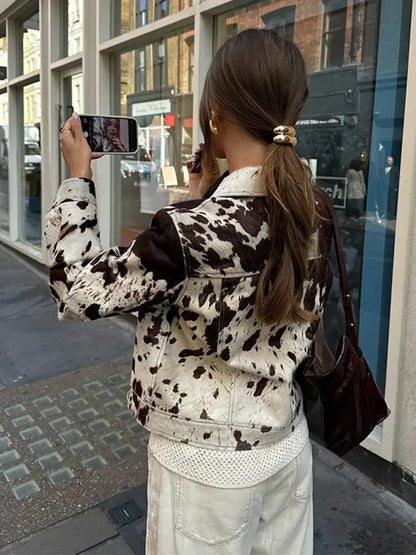Effortlessly Elegant Jacket with a Timeless Design