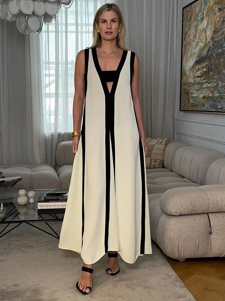 Effortlessly Elegant Garment with a Timeless Design