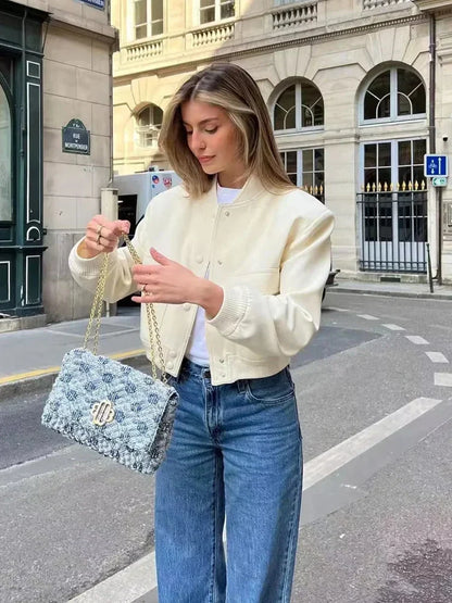 Well Tailored Jacket with a Graceful Silhouette
