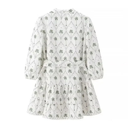 Classic Vintage Dress with a Flattering Fit