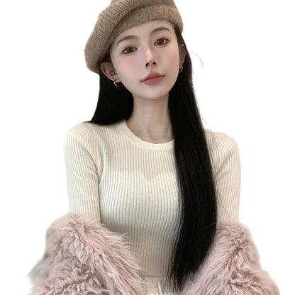 Sulokkaasti suunniteltu Villapaita