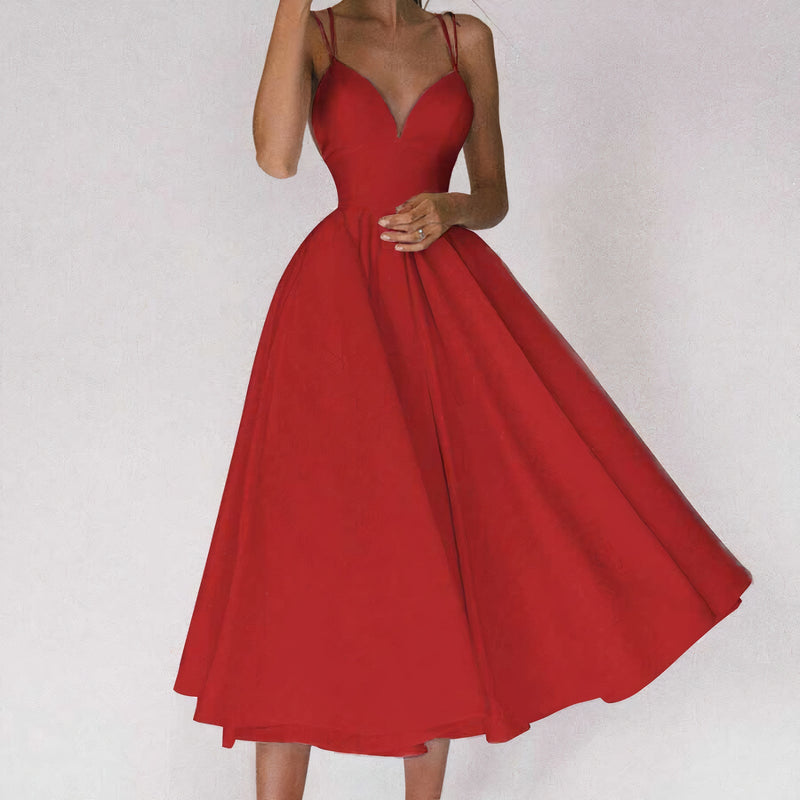 Beautifully Finished Dress in a Timeless Design