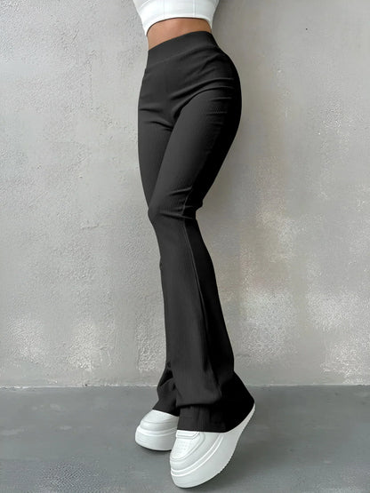 Classic Vintage Trousers with a Flattering Fit