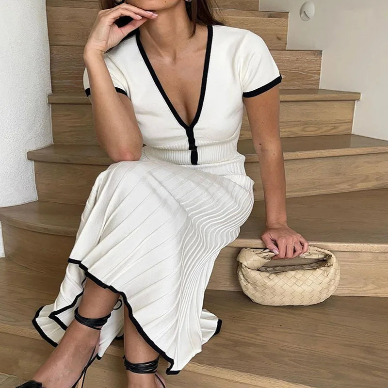 Beautifully Crafted Dress in a Classic Style