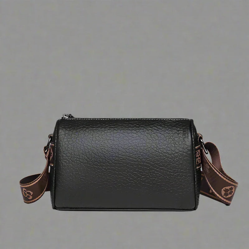 Well Tailored Bag with a Graceful Silhouette