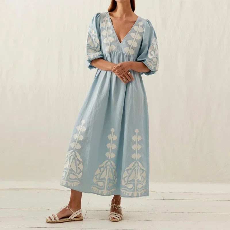 Classic Vintage Dress with a Flattering Fit