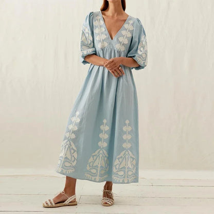 Classic Vintage Dress with a Flattering Fit