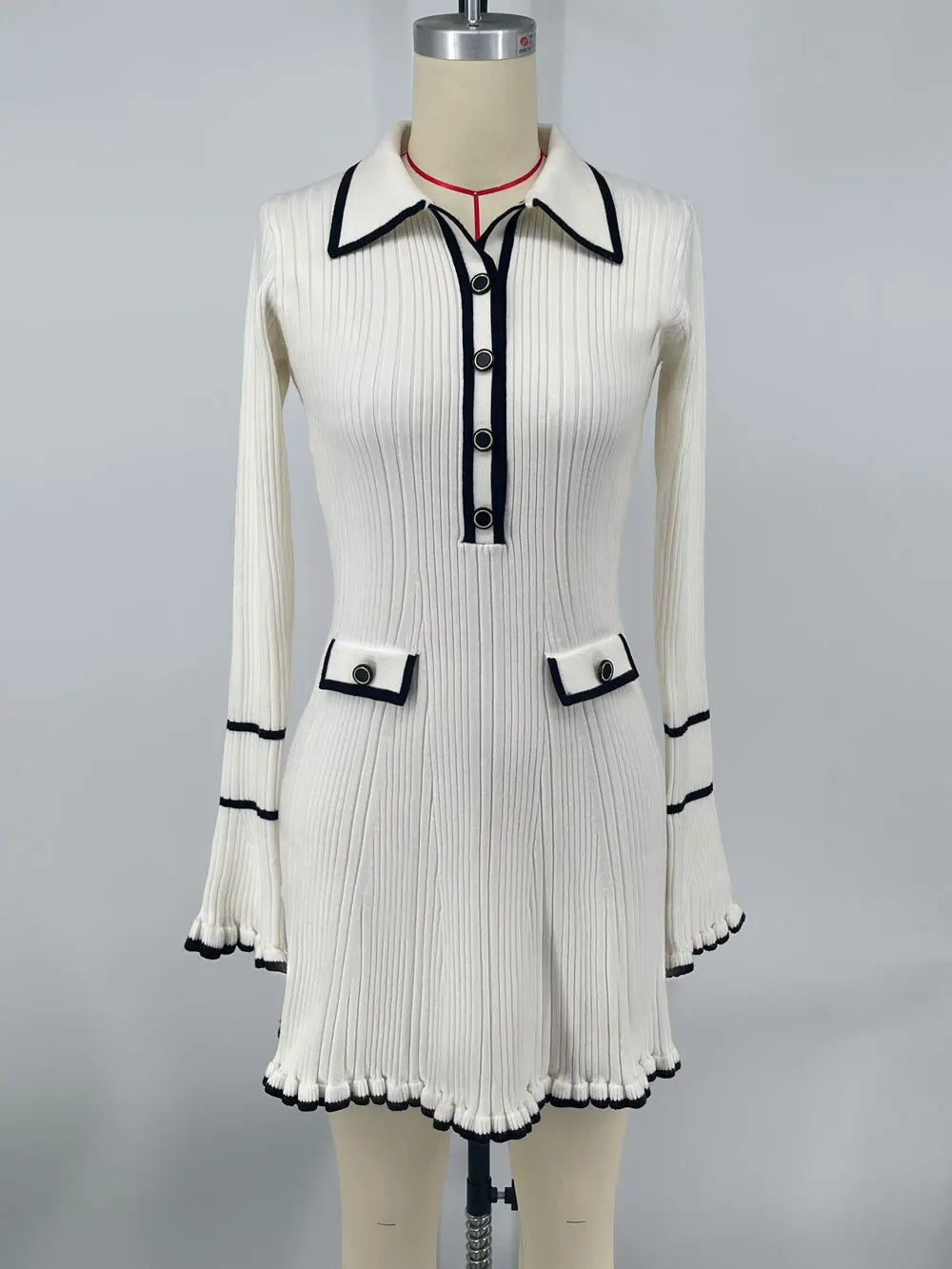 Effortlessly Elegant Dress with a Timeless Design