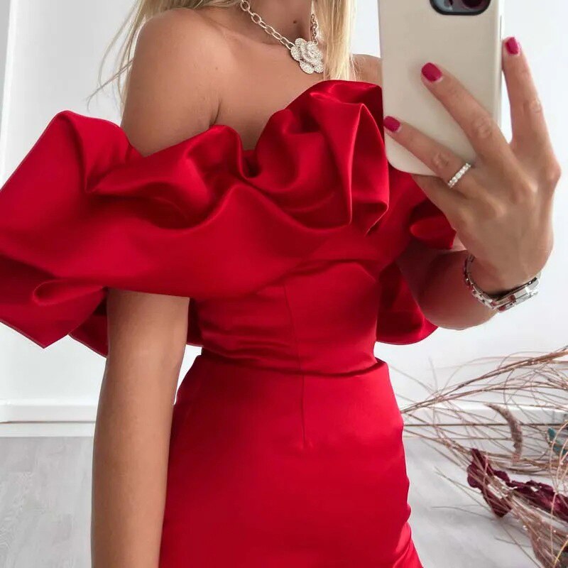 Gracefully Styled Dress for Any Occasion