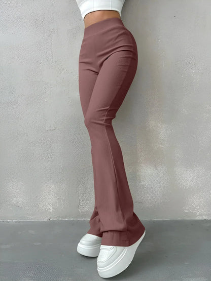 Classic Vintage Trousers with a Flattering Fit
