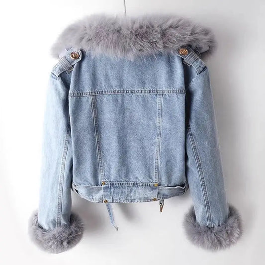 Effortlessly Elegant Coat with a Timeless Design