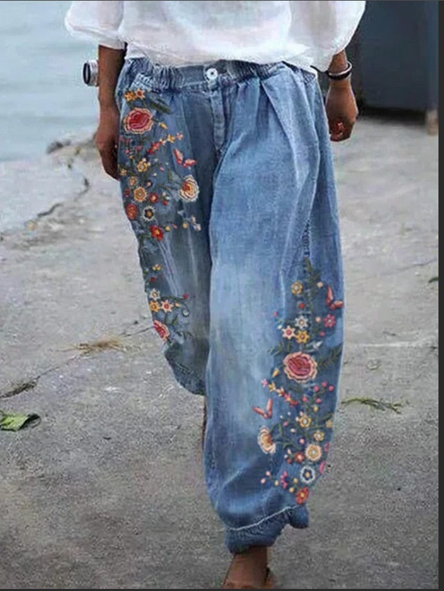 Elegantly Styled Pants for Everyday Wear