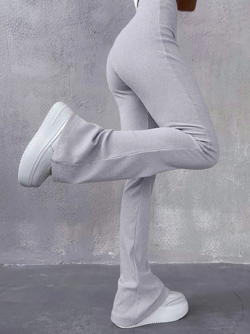 Classic Vintage Trousers with a Flattering Fit