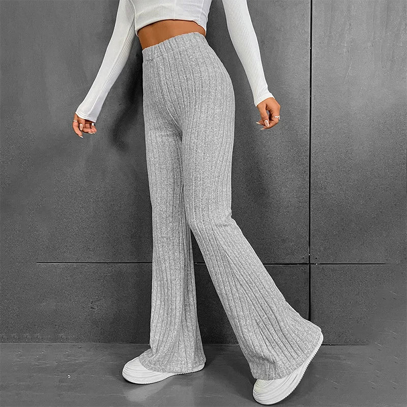 Elegantly Styled Trousers for Everyday Wear